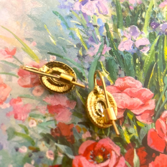 5/$10❤️❤️❤️NEW SPARKLING Rose Colored PIERCED EARRINGS - Picture 3 of 4